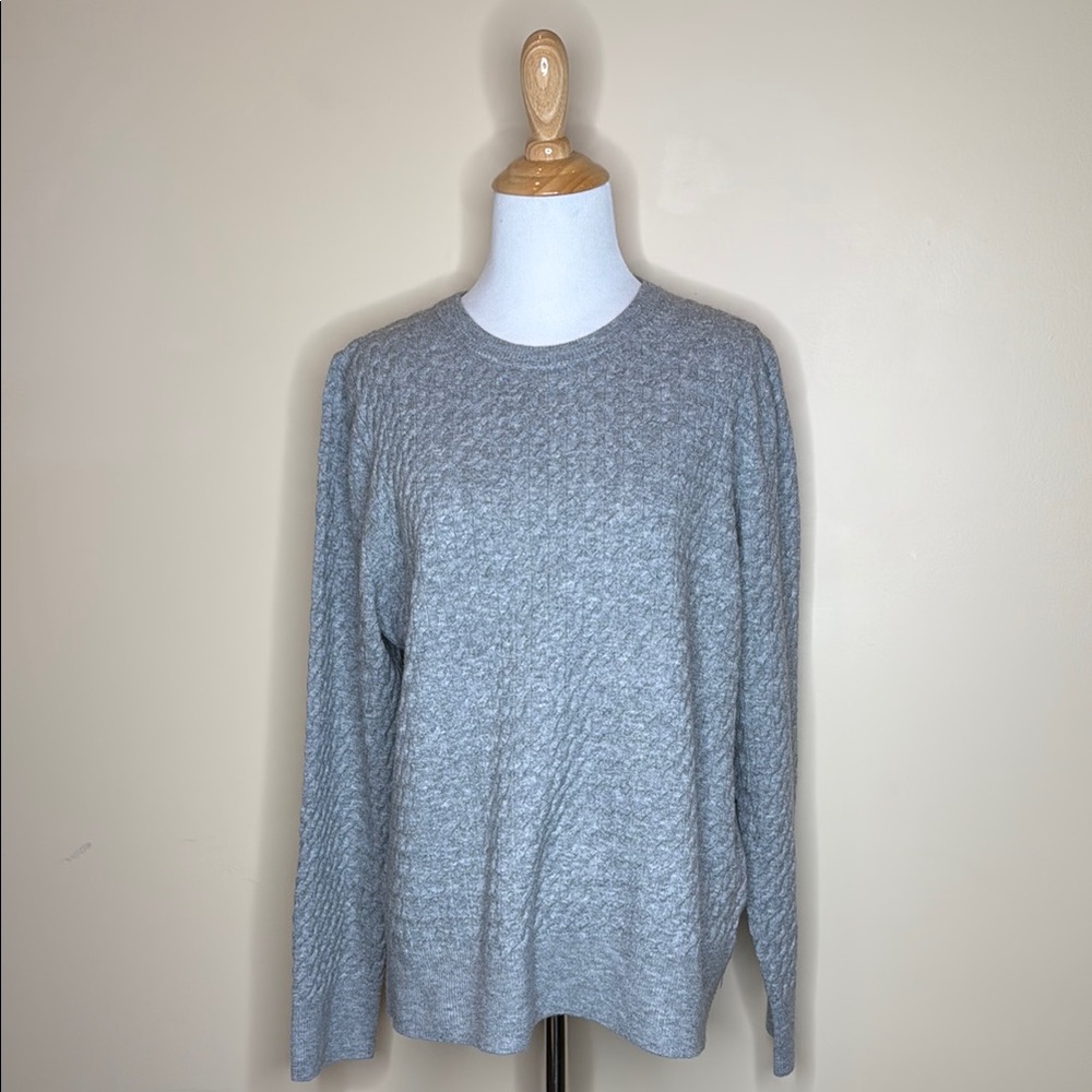 Chic Gray Cable Knit Pullover